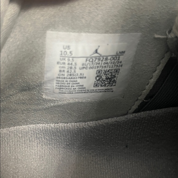 Jordan Men's Gray Sneakers Men size 10.5 - Picture 3 of 5